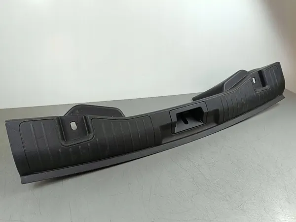 2022 Ford Escape IV Trunk Sill Cover LJ6BS404C08B image 4