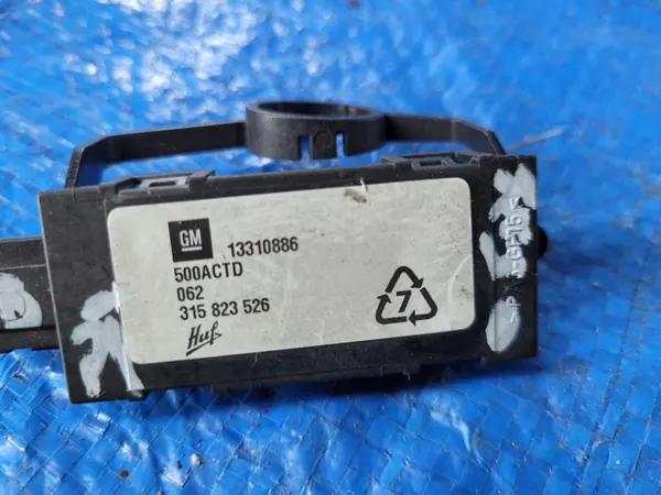 OEM 13310886 Rear Right Door Sensor for Opel Meriva B image 4