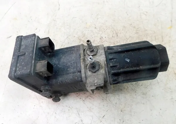 Mercedes-Benz AdBlue-pomp OEM A0001403978 - Gebruikt image 5