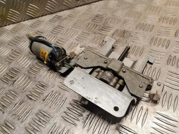 BMW 7 E38 Sitzmotor OEM 8166672 - Rechte Seite image 3
