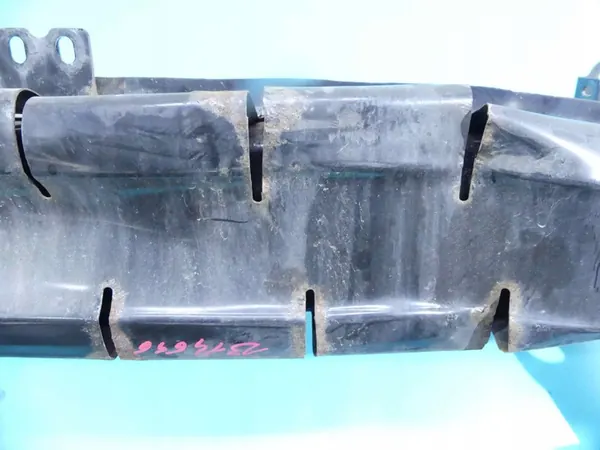 Etupuskuri Vahvistus VW Jetta VI image 3