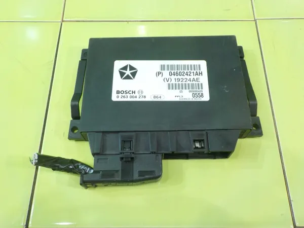 OEM 04602421AH Pysäköintimoduuli Chrysler 300C:lle image 2