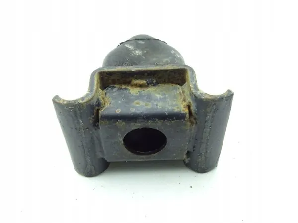 Mitsubishi OE ML103121 Framfjädringsfäste för Canter image 3