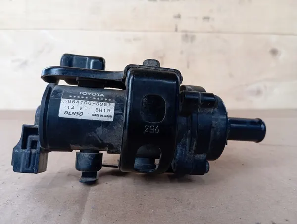 Extra vattenpump Toyota Prius II 1.5 03-09 OEM image 3