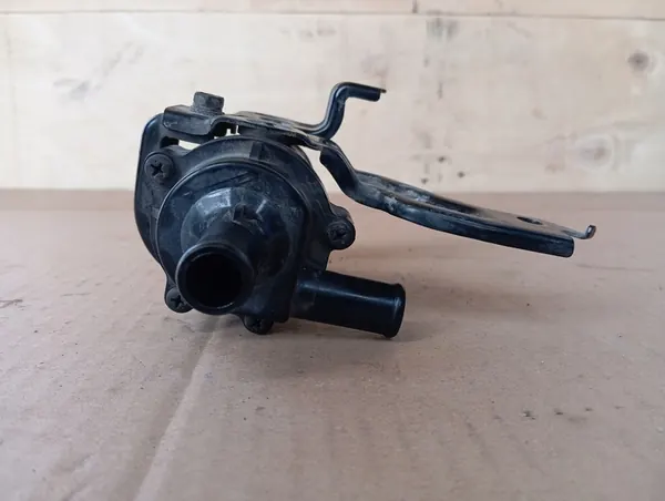 Extra vattenpump Toyota Prius II 1.5 03-09 OEM image 4