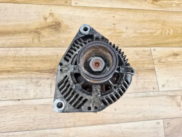 W208 CLK 2.3 98' Vaihtovirtageneraattori A0101545402 image 2