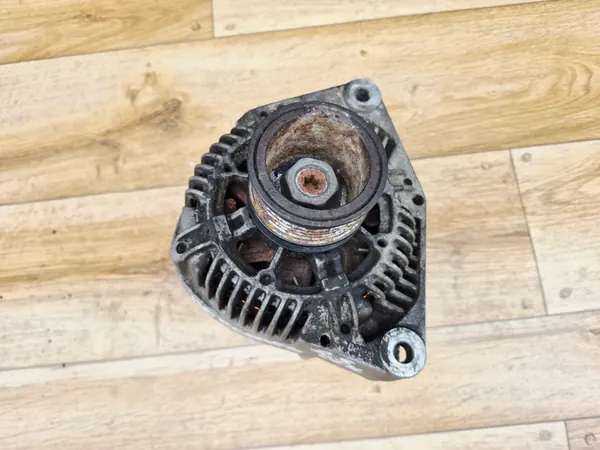 W208 CLK 2.3 98' Vaihtovirtageneraattori A0101545402 image 4