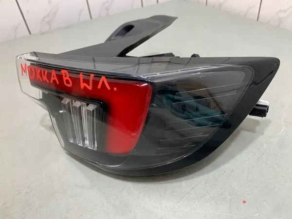 Opel Mokka B Luz Trasera Derecha 9861335580 image 2