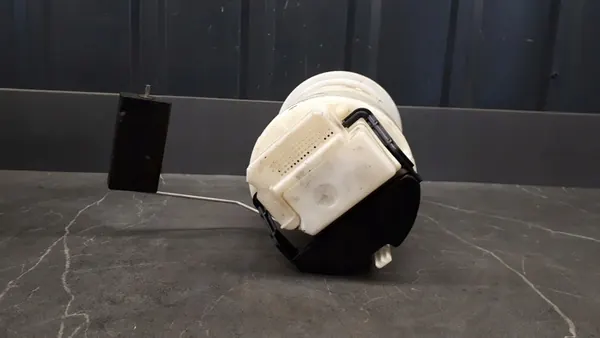 Brandstofpomp drijver 6N0919183B VW Polo 6N 1.4 image 3