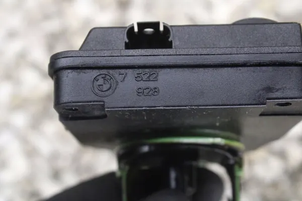 BMW 3 E90 E91 Drosselklappe OEM 7522928 image 3