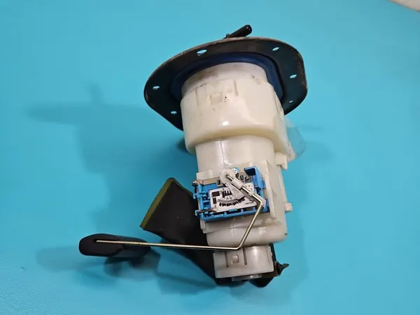 Bomba de Combustível Kia Sportage II 04-10 2.0 16V 31110-2E000 image 2