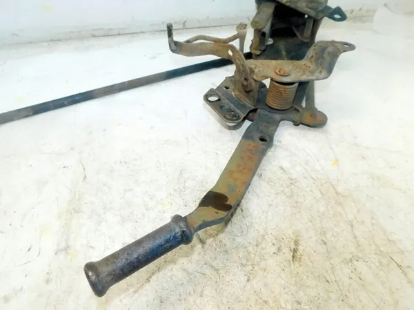 OEM 11 ohjaamon lukitusmekanismi Mitsubishi Canter 3.3 TD image 3