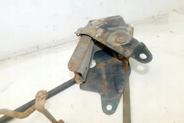 OEM 11 ohjaamon lukitusmekanismi Mitsubishi Canter 3.3 TD image 5