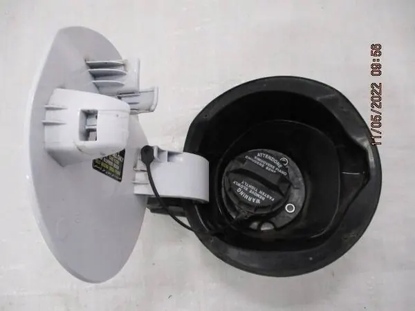 Tapa de combustible Hyundai Ioniq OEM 69513G2000 - Usado image 4