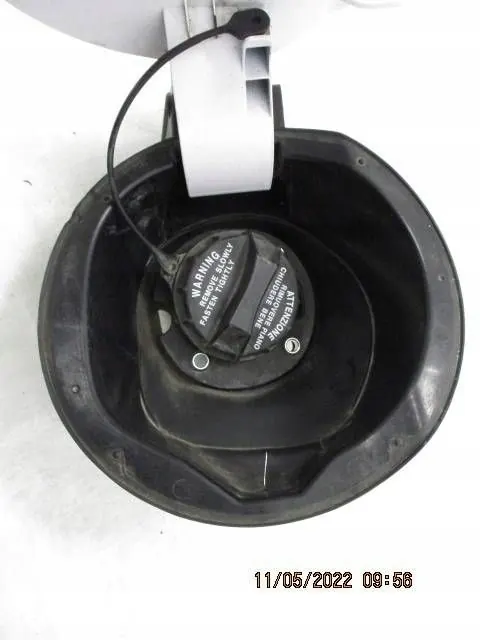 Tapa de combustible Hyundai Ioniq OEM 69513G2000 - Usado image 8