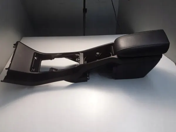 Accoudoir console Volvo V40 OEM 31306634 - Occasion image 2