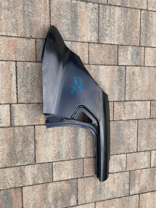 RENAULT CLIO IV HÖGER BAKRE KOTFLÄNGD OEM image 3