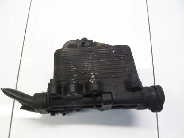 LAND ROVER DISCOVERY 3.0D Oil Cooler UBC760011 image 2