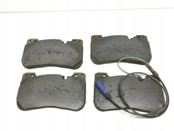 OEM P0610 fram bromsbelägg set för BMW F90 image 3