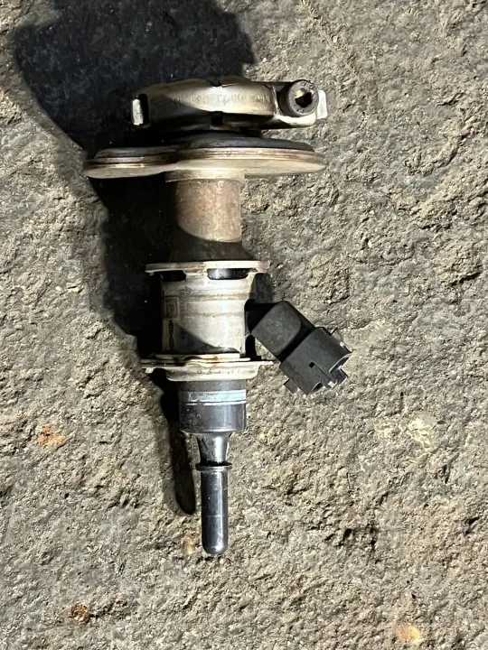 AdBlue-suutin OEM 29630-2U000 Hyundai-malleihin image 2