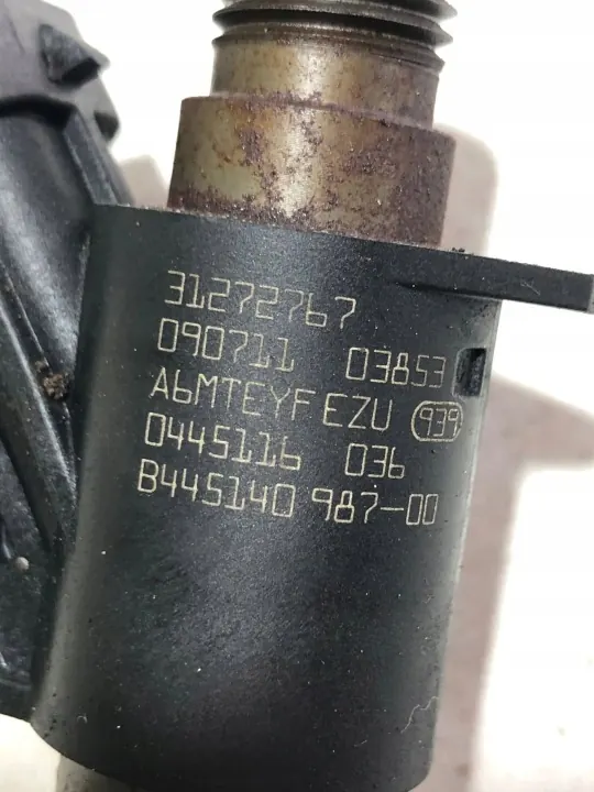 Volvo XC60 2.4L Diesel ruiskutusarja OEM 31272767 image 3