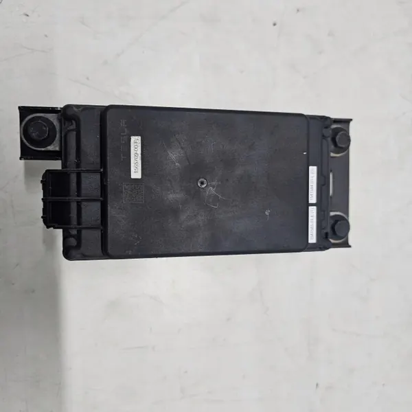 Radarsensor Tesla Model S Plaid OEM 1565709-00-F image 2