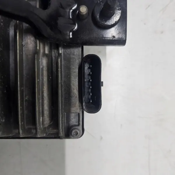 Radarsensor Tesla Model S Plaid OEM 1565709-00-F image 8