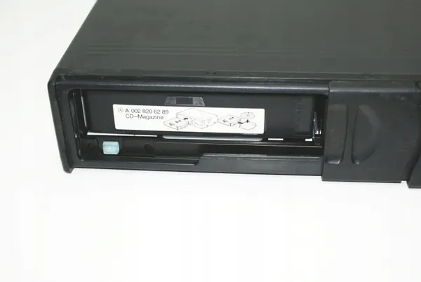 Begagnad CD-växlare med magasin OEM A2038209089 image 3