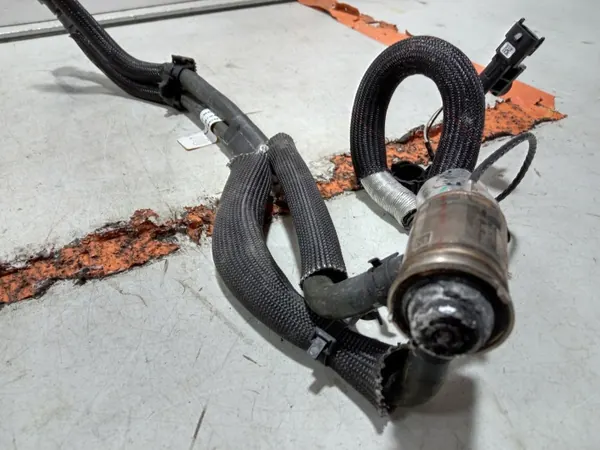Jaguar AdBlue-Injektor OEM M8D2-189E3-CB - Gebraucht image 3