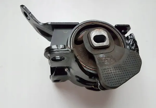 2022 Mazda CX-5 II Vaihteiston vaimennin KDRA39070 image 2