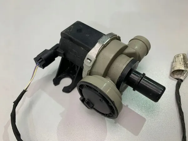 BMW OE Vattenventil OEM 7303949 för 3-serien F30 image 3