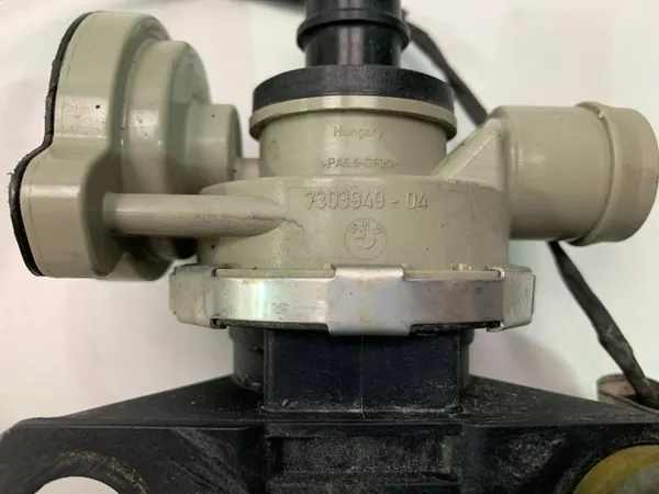 BMW OE Vattenventil OEM 7303949 för 3-serien F30 image 6