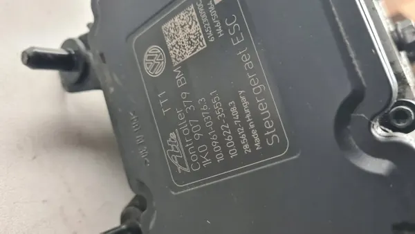 ABS ESP Pumppu OEM 1K0907379BM Käytetty image 3