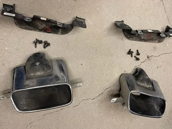 Conjunto ponta escape OEM esquerda direita Dodge Challenger 2015+ image 2