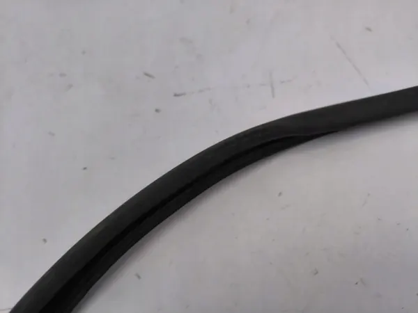 Joint de vitre porte avant Tesla Model S 2014 OEM AMD131859 image 6