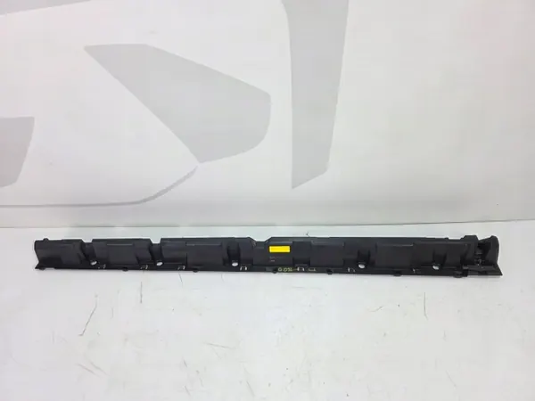 OEM 7425459 Vänster tröskelklämma för BMW X5 G05 LCI image 2
