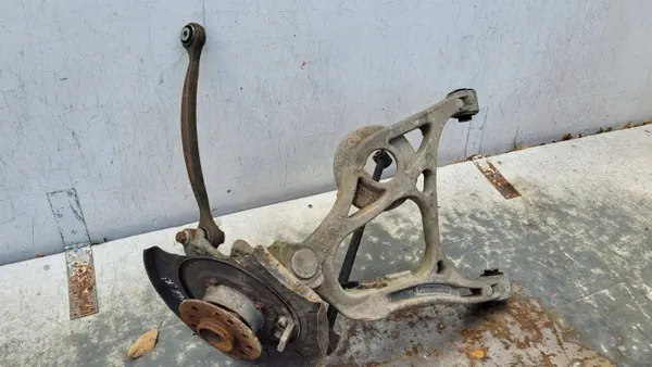 Mercedes Taka pyörännavan OEM 0000623631 - Käytetty image 7