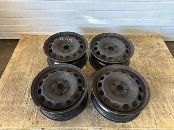 Vorderer rechter Stoßdämpferhalter VW OEM 1K0601027A image 2