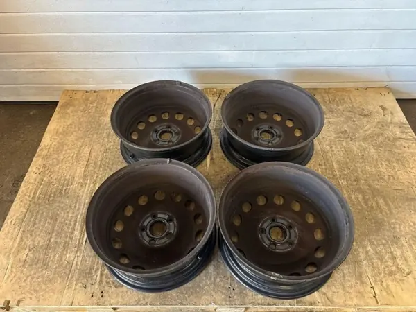 Vorderer rechter Stoßdämpferhalter VW OEM 1K0601027A image 4