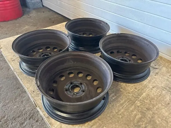 Vorderer rechter Stoßdämpferhalter VW OEM 1K0601027A image 6