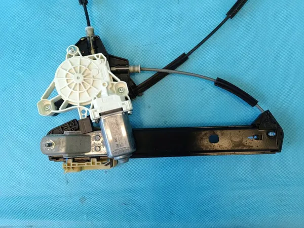 Audi Q8 e-tron vasen takaikkunanostin OEM 4KE839461 image 3