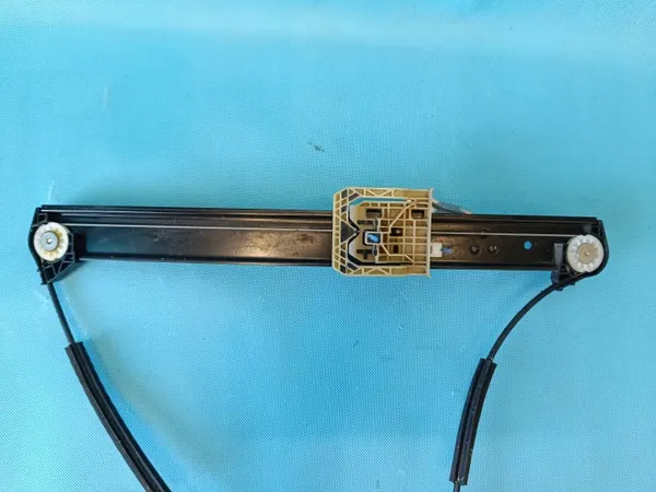 Audi Q8 e-tron vasen takaikkunanostin OEM 4KE839461 image 6