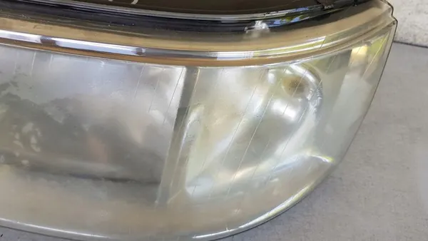 Farol dianteiro esquerdo VW T5 2003-2009 image 3