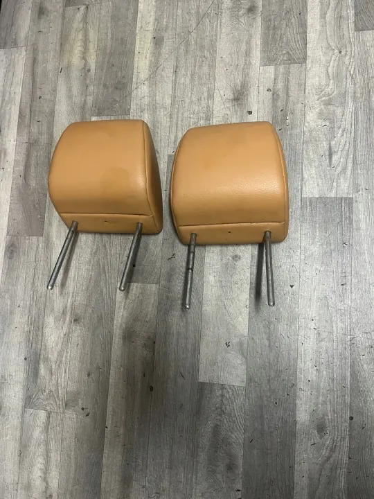 FORD FOCUS MK2 CABRIO Front Headrest OEM Leather image 3