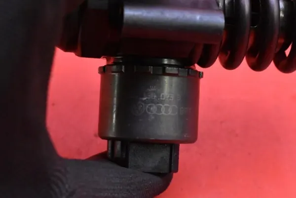 Injectiepomp OEM 03G130073B voor Audi A3 2.0 TDI image 6