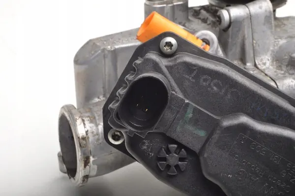 AUDI A4 A5 A8 D4 3.0 TDI Pakokaasujäähdytin 059131515BQ image 4