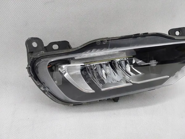 Volvo XC60 II XC90 II Farol de Neblina Direito 32337365 image 2