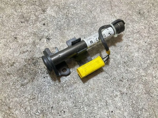 BMW Motorkapscharnierpatroon OEM 18331310 - Gebruikt image 2