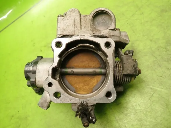 KIA Sorento Spjällhus OEM E9T15373C image 7