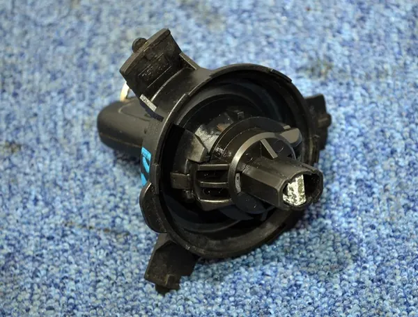 Bouchon de réservoir OEM 410 avec clé Peugeot 206 image 4